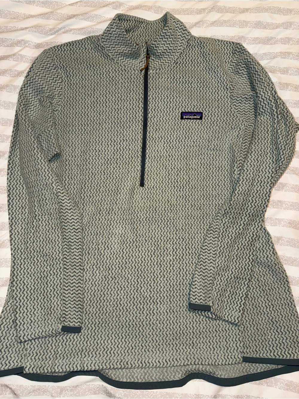 Patagonia Women's Sage Green Patterned Quarter-Zip Pullover